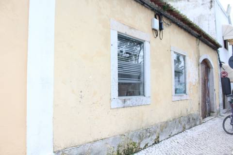 Predio no Centro do Samouco