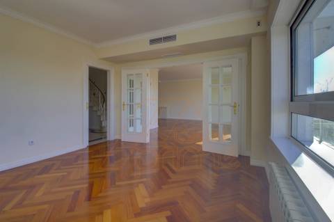Apartamento T3 DUPLEX - Celas - Coimbra/Venda