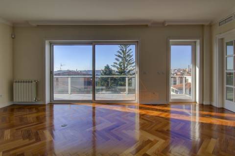 Apartamento T3 DUPLEX - Celas - Coimbra/Venda