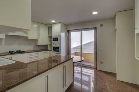 Apartamento T3 DUPLEX - Celas - Coimbra/Venda