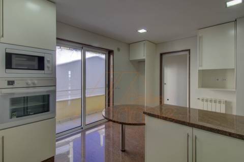 Apartamento T3 DUPLEX - Celas - Coimbra/Venda