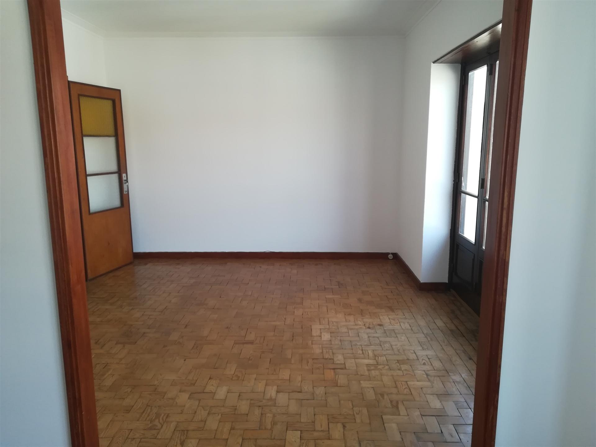Apartamento T4 - Bairro Norton de Matos - Coimbra/Venda