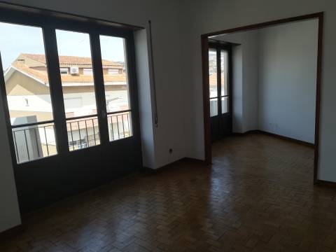 Apartamento T4 - Bairro Norton de Matos - Coimbra/Venda