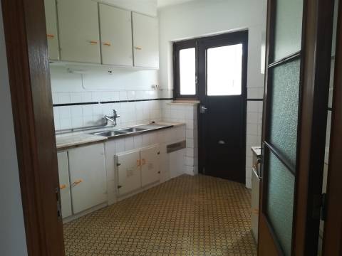 Apartamento T4 - Bairro Norton de Matos - Coimbra/Venda