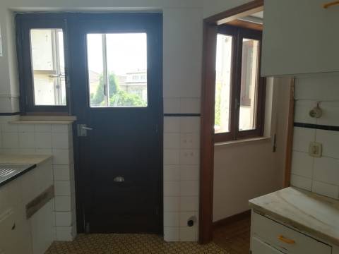 Apartamento T4 - Bairro Norton de Matos - Coimbra/Venda