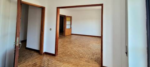 Apartamento T4 - Bairro Norton de Matos - Coimbra/Venda