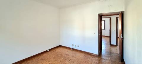 Apartamento T4 - Bairro Norton de Matos - Coimbra/Venda