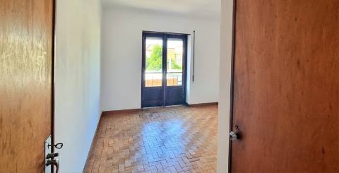 Apartamento T4 - Bairro Norton de Matos - Coimbra/Venda