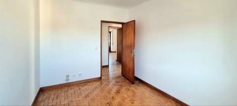 Apartamento T4 - Bairro Norton de Matos - Coimbra/Venda