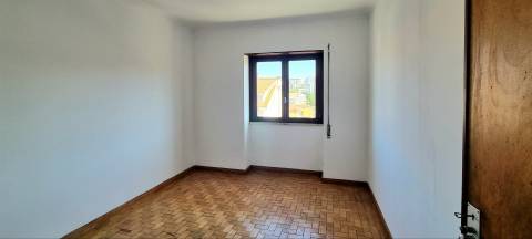 Apartamento T4 - Bairro Norton de Matos - Coimbra/Venda
