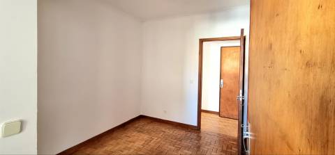 Apartamento T4 - Bairro Norton de Matos - Coimbra/Venda