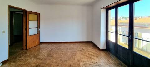 Apartamento T4 - Bairro Norton de Matos - Coimbra/Venda