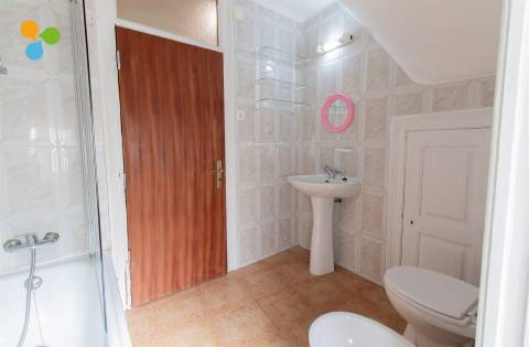 Quarto T5 DUPLEX Arrendamento em Covilhã e Canhoso,Covilhã