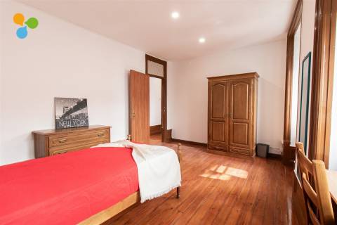 Quarto T5 DUPLEX Arrendamento em Covilhã e Canhoso,Covilhã