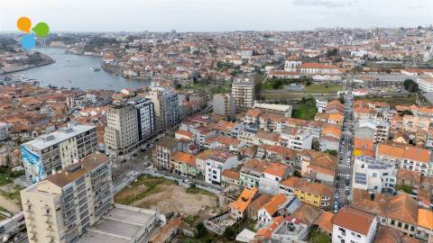 Moradia para restaurar e Vila Nova de Gaia