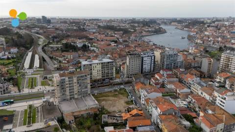 Moradia para restaurar e Vila Nova de Gaia