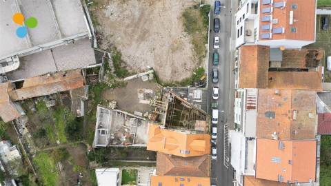 Moradia para restaurar e Vila Nova de Gaia