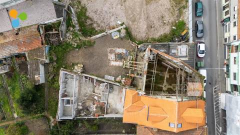 Moradia para restaurar e Vila Nova de Gaia