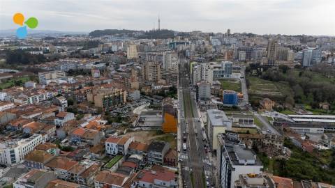 Moradia para restaurar e Vila Nova de Gaia