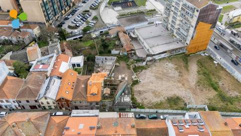 Moradia para restaurar e Vila Nova de Gaia