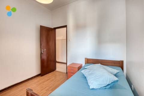 Quarto T4 TRIPLEX Arrendamento em Covilhã e Canhoso,Covilhã