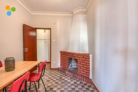 Quarto T4 TRIPLEX Arrendamento em Covilhã e Canhoso,Covilhã