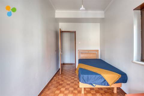 Quarto T4 TRIPLEX Arrendamento em Covilhã e Canhoso,Covilhã