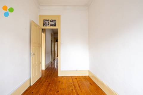 Prédio em Costa Cabral