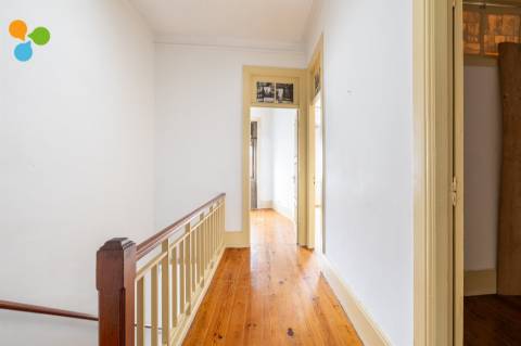 Prédio em Costa Cabral