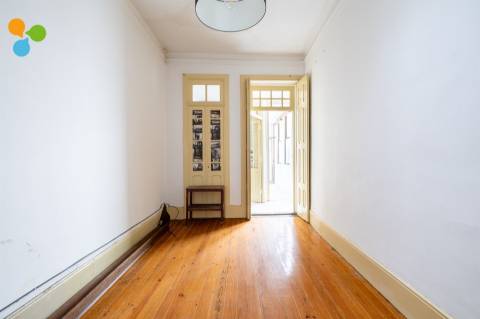 Prédio em Costa Cabral