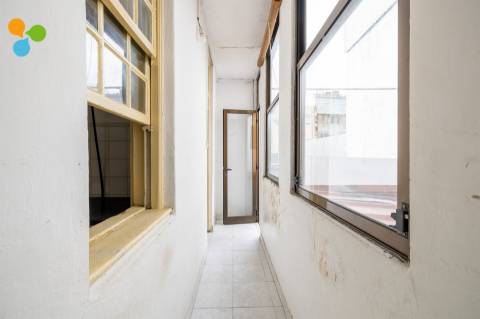 Prédio em Costa Cabral