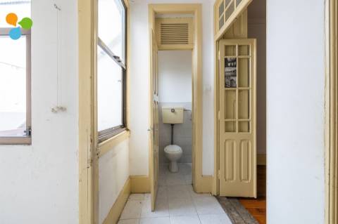 Prédio em Costa Cabral