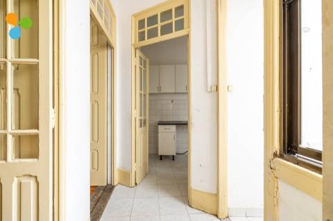 Prédio em Costa Cabral