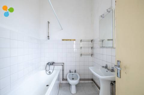 Prédio em Costa Cabral