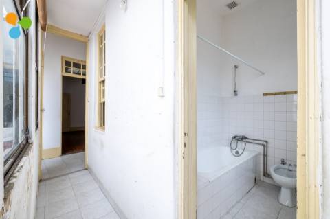 Prédio em Costa Cabral