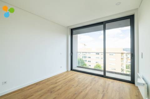 Apartamento T2 para arrendar em Pedrouços