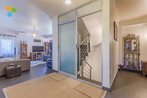 Propriedade com moradia  - Cortes do Meio