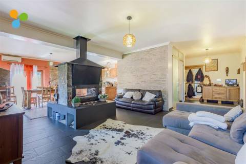 Propriedade com moradia  - Cortes do Meio