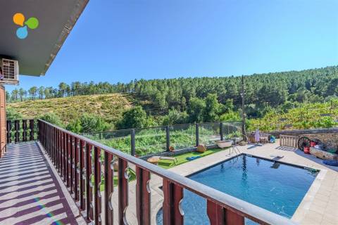 Propriedade com moradia  - Cortes do Meio