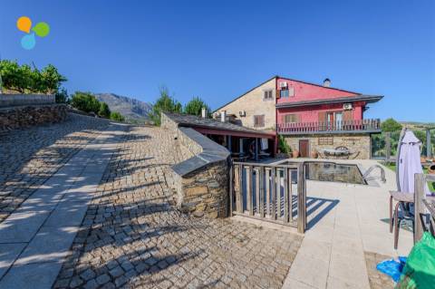 Propriedade com moradia  - Cortes do Meio