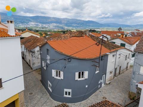 Moradia em banda T2 - Centro do Ferro