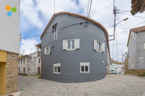 Moradia em banda T2 - Centro do Ferro