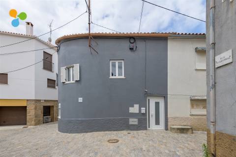 Moradia em banda T2 - Centro do Ferro