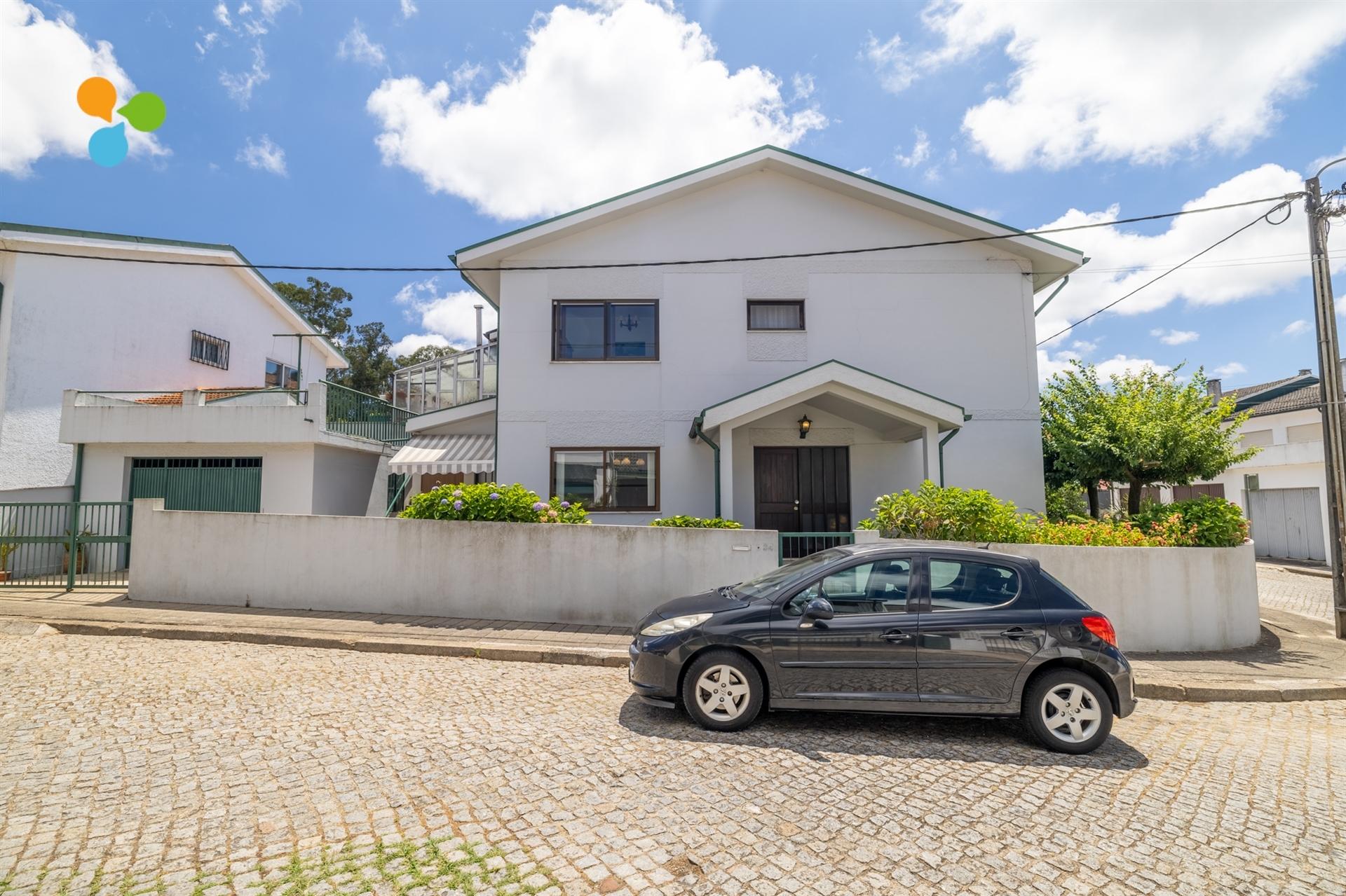 Moradia T3 Venda em Baguim do Monte (Rio Tinto),Gondomar