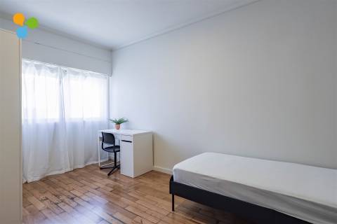 Quarto T6 Arrendamento em Ramalde,Porto