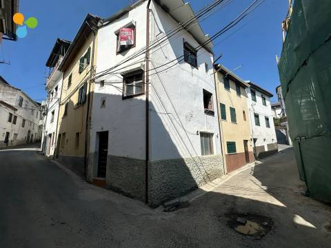 Moradia devoluta para recuperar  - Tortosendo, Covilhã