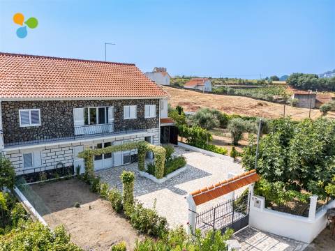 Moradia Geminada T6 no Colmeal da Torre – Belmonte