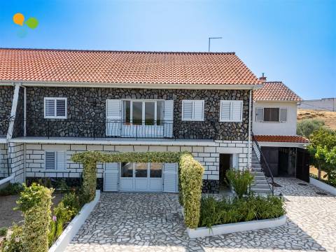 Moradia Geminada T6 no Colmeal da Torre – Belmonte