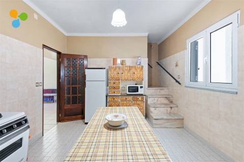 Moradia Geminada T6 no Colmeal da Torre – Belmonte