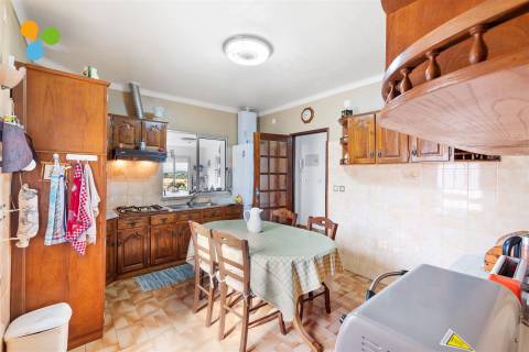 Moradia Geminada T6 no Colmeal da Torre – Belmonte